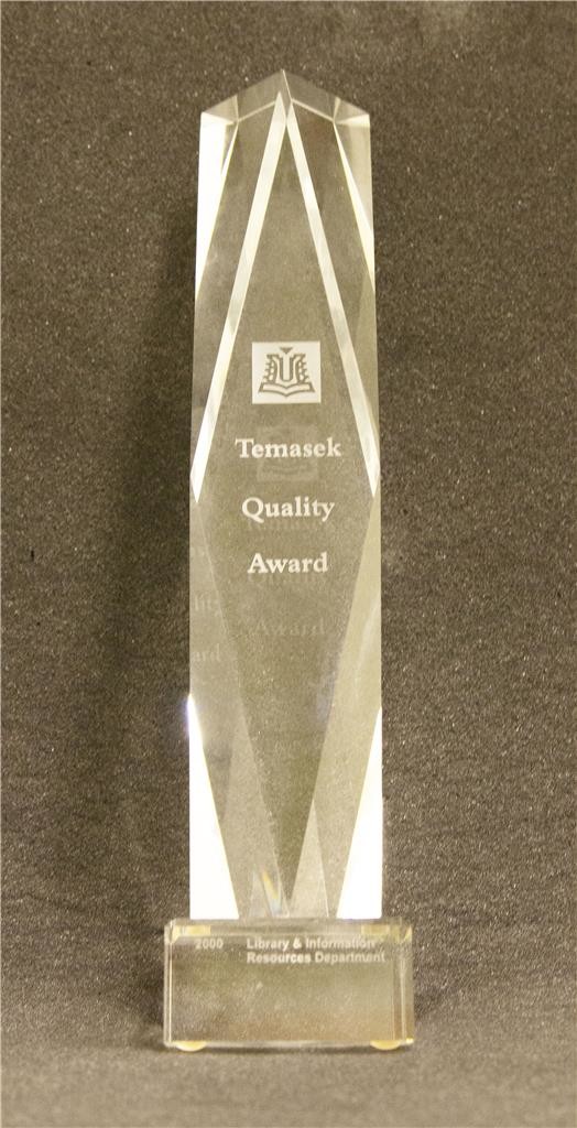 Temasek Quality Award : trophy