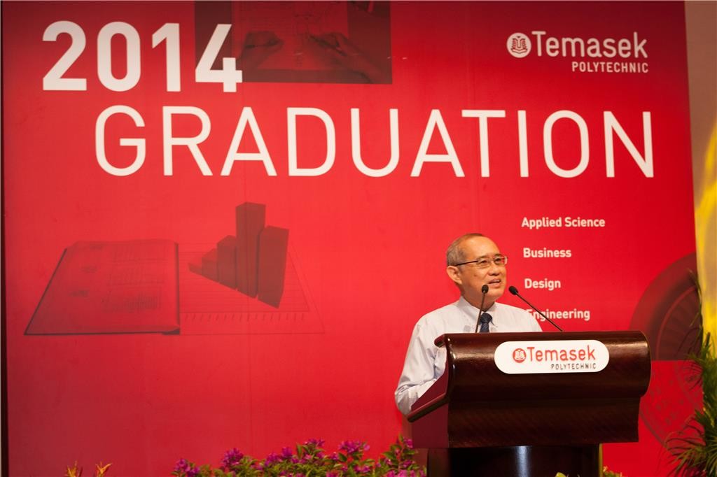 Graduation ceremony for part-time courses 2014
